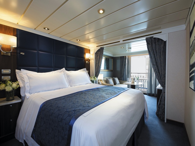 Deluxe Veranda Suite